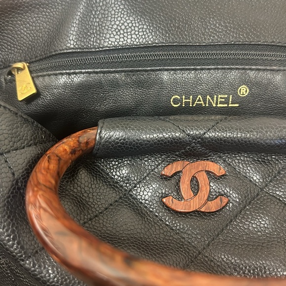 CHANEL CAVIAR LEATHER RESIN HANDLE BAG RARE FIND! - Picture 7 of 12